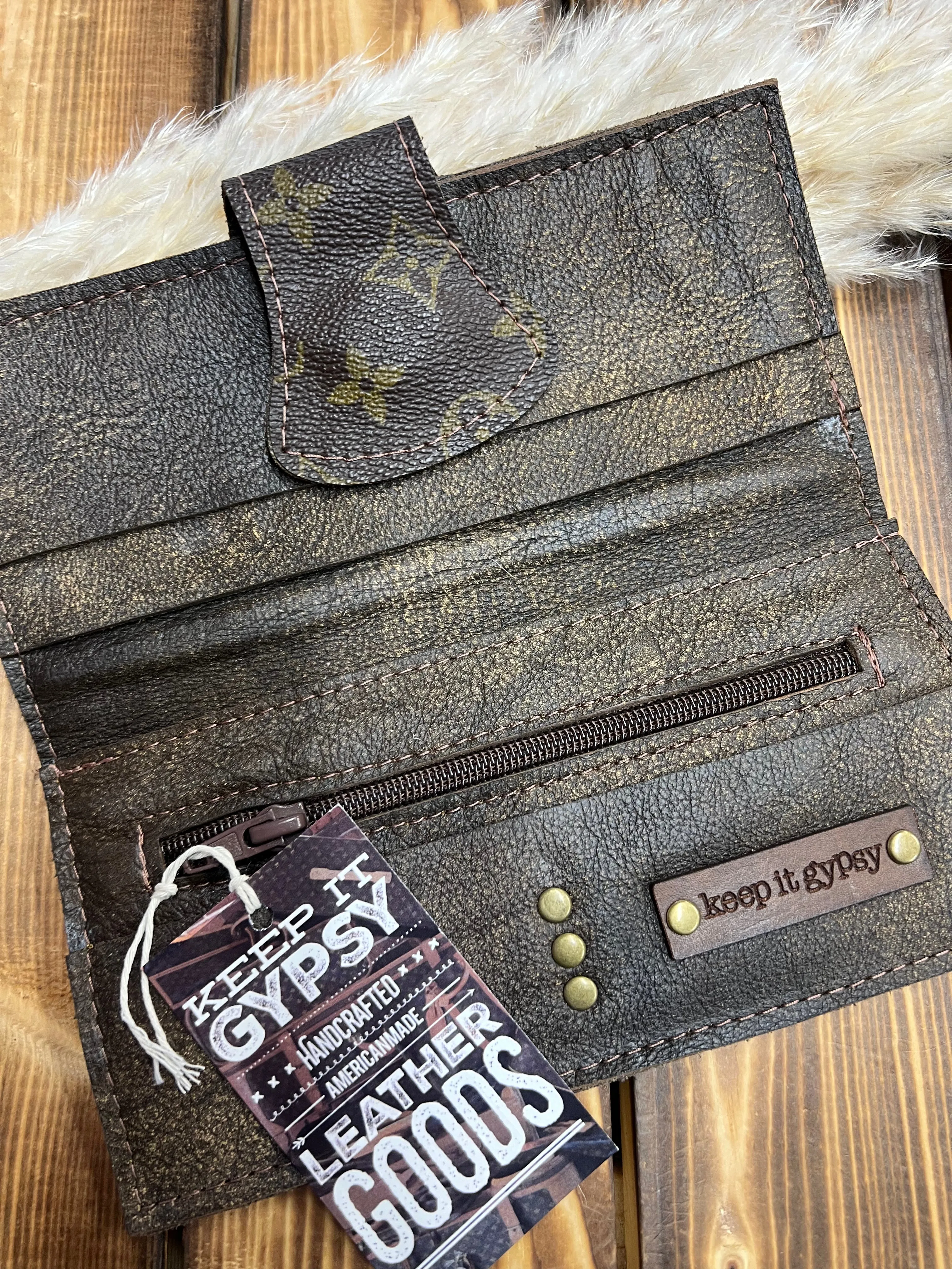 Keep It Gypsy Silver Creek Floral Wallet