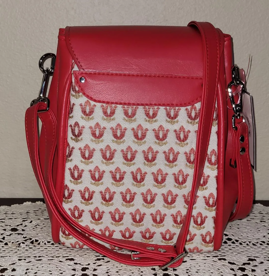 Lady's Crossbody Bucket Bag