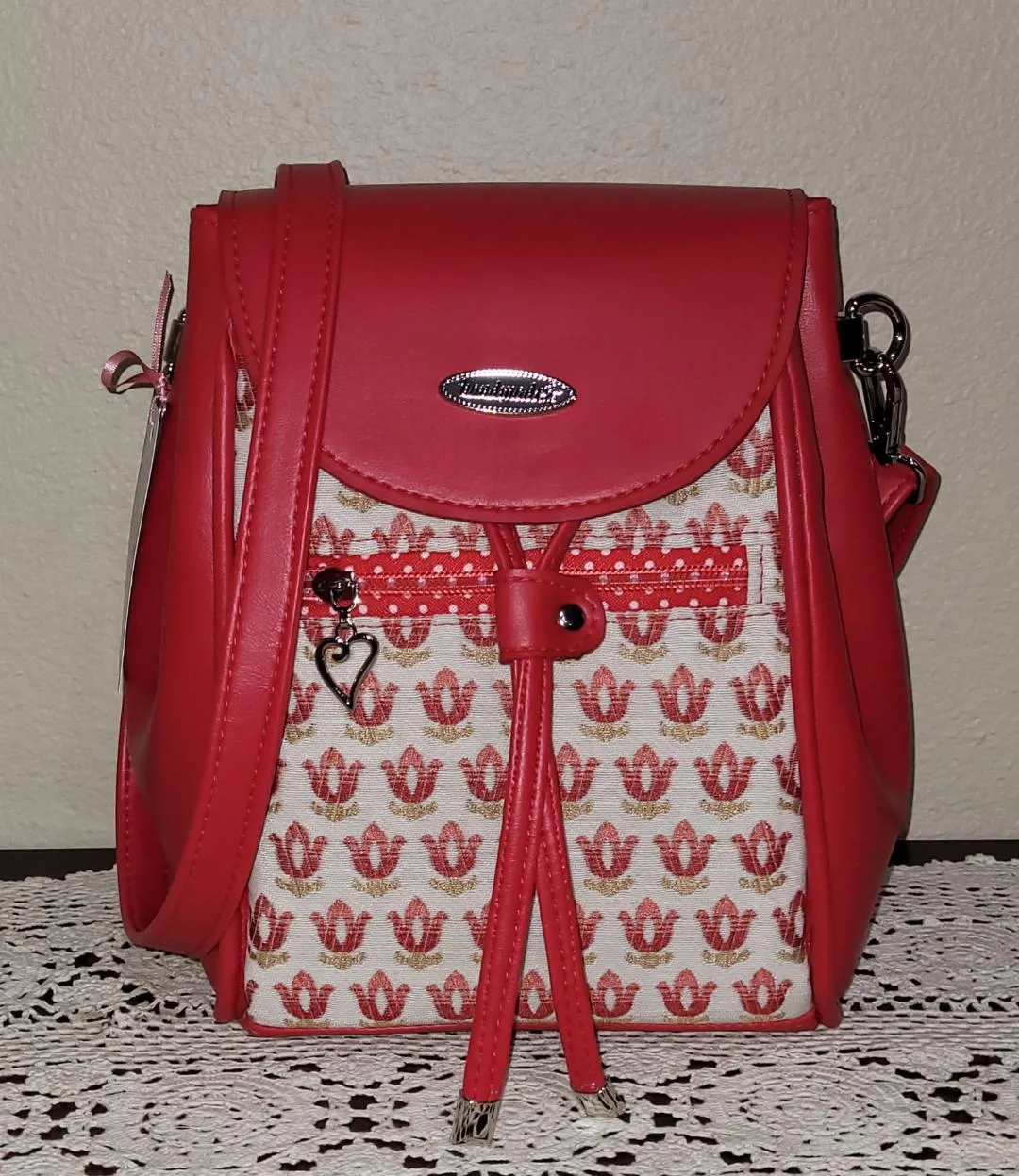 Lady's Crossbody Bucket Bag