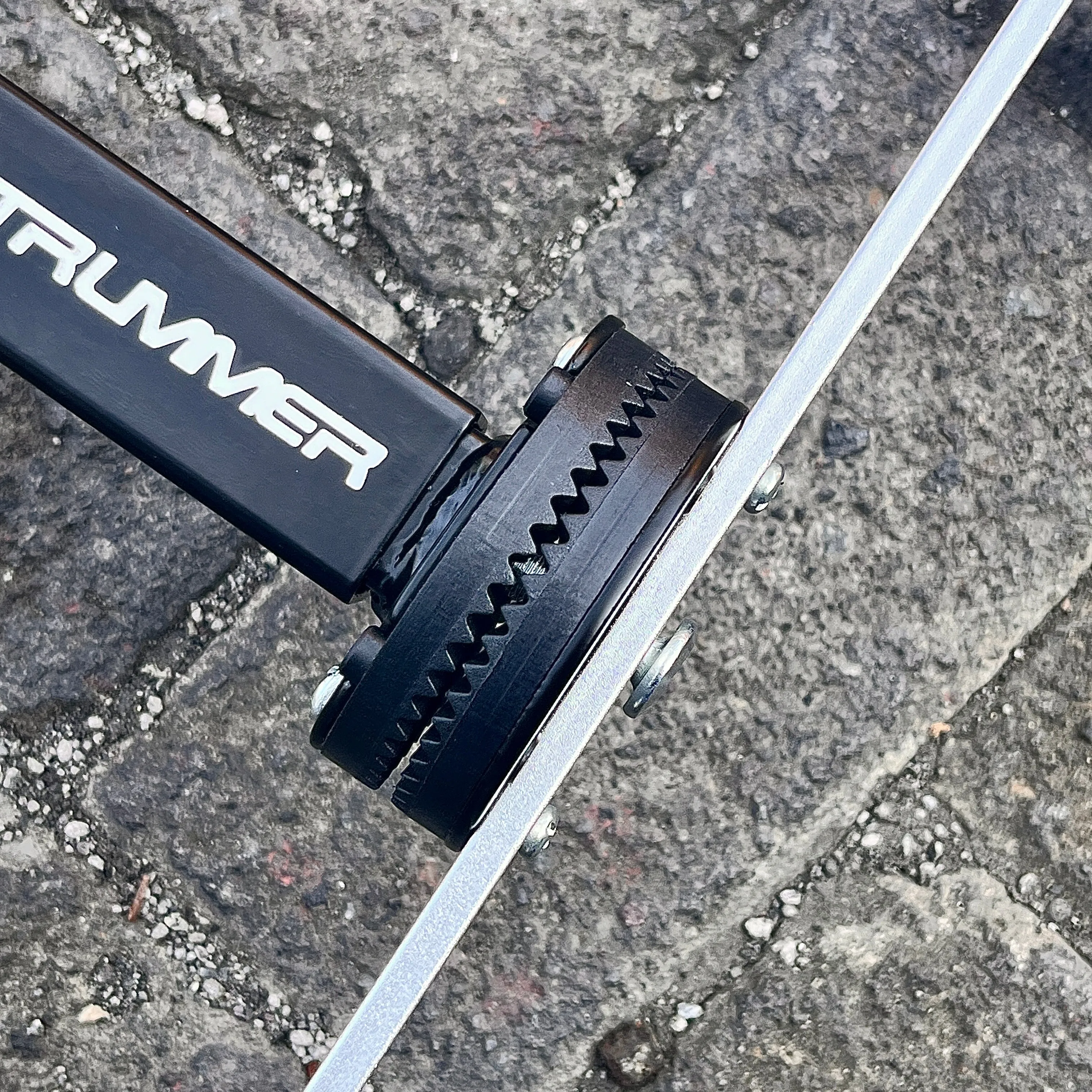 Strummer HG-093 Adjustable Wall Mounted Bicycle Hanger